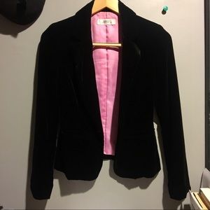 SOLD ✨ Velvet blazer